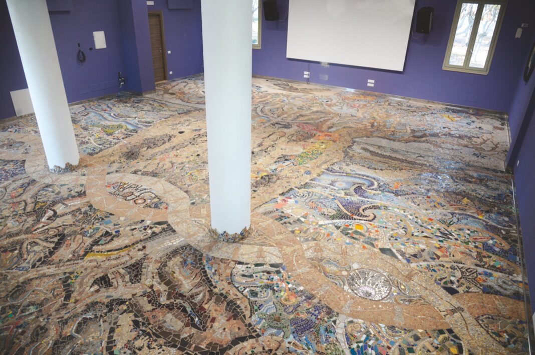 Il Mosaico delle meraviglie installato a Troia